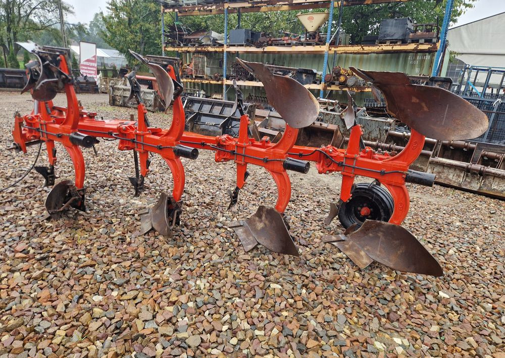 Pług obrotowy GREGOIRE-BESSON 2002 Pług 4 skibowy obrotowy Gregoire-Besson - Plog: bilde 3 Pług obrotowy GREGOIRE-BESSON 2002 Pług 4 skibowy obrotowy Gregoire-Besson - Plog: bilde 3