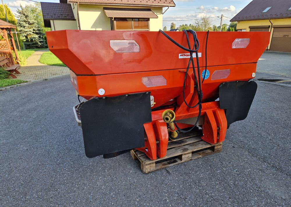 Gjødselspreder Rozsiewacz nawozów Kuhn AXIS 30,1 2008 Rozsiewacz KUHN RAUCH: bilde 7 Gjødselspreder Rozsiewacz nawozów Kuhn AXIS 30,1 2008 Rozsiewacz KUHN RAUCH: bilde 7