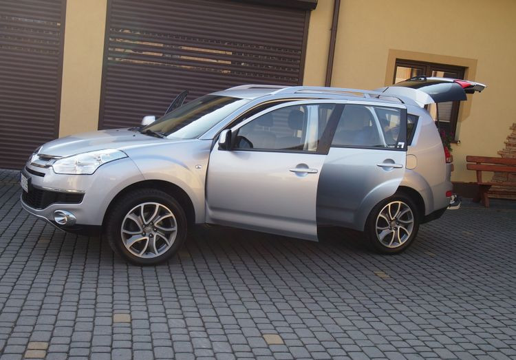 Samochód Citroen C-Crosser 2.2 HDI 2010 Samochód osobowy SUW 4x4 - Personenbil: bilde 2 Samochód Citroen C-Crosser 2.2 HDI 2010 Samochód osobowy SUW 4x4 - Personenbil: bilde 2