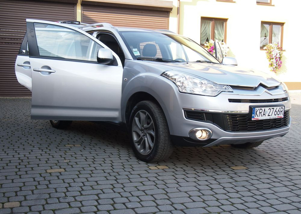Samochód Citroen C-Crosser 2.2 HDI 2010 Samochód osobowy SUW 4x4 - Personenbil: bilde 3 Samochód Citroen C-Crosser 2.2 HDI 2010 Samochód osobowy SUW 4x4 - Personenbil: bilde 3