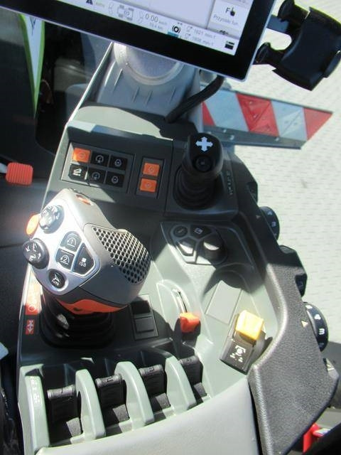 Claas Xerion 5000 Trac - Traktor: bilde 4 Claas Xerion 5000 Trac - Traktor: bilde 4