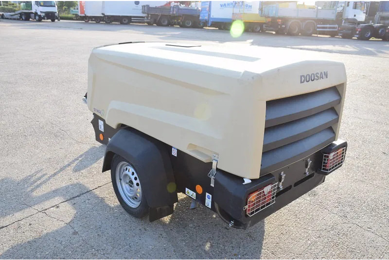 Doosan Doosan 77.55- stock id107 - Luftkompressor: bilde 3 Doosan Doosan 77.55- stock id107 - Luftkompressor: bilde 3