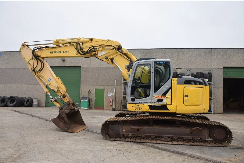 New Holland Kobelco E235B SR-LCT - Beltegraver: bilde 3 New Holland Kobelco E235B SR-LCT - Beltegraver: bilde 3