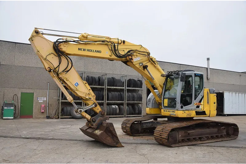 New Holland Kobelco E235B SR-LCT - Beltegraver: bilde 4 New Holland Kobelco E235B SR-LCT - Beltegraver: bilde 4