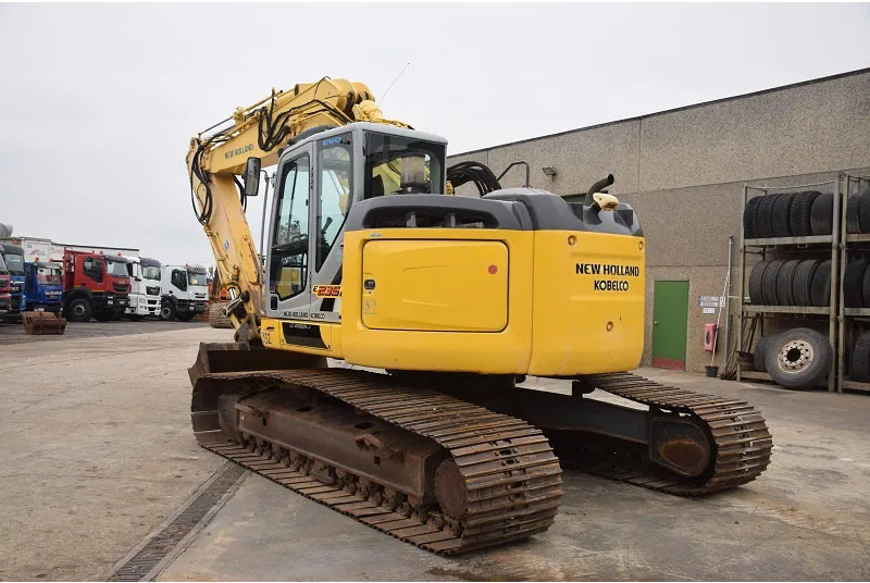 New Holland Kobelco E235B SR-LCT - Beltegraver: bilde 2 New Holland Kobelco E235B SR-LCT - Beltegraver: bilde 2