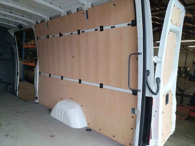 Mercedes-Benz Binnenbekleding L2H2 Sprinter - Førerhus og interiør for Varebil: bilde 3 Mercedes-Benz Binnenbekleding L2H2 Sprinter - Førerhus og interiør for Varebil: bilde 3