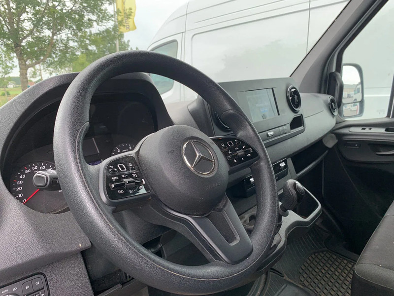 Mercedes-Benz Sprinter 317 CDI*L2H2*360°CAMERA*TEMPOMAT*NAVIGATIE*STOELVERWARMING* - Kassebil: bilde 4 Mercedes-Benz Sprinter 317 CDI*L2H2*360°CAMERA*TEMPOMAT*NAVIGATIE*STOELVERWARMING* - Kassebil: bilde 4