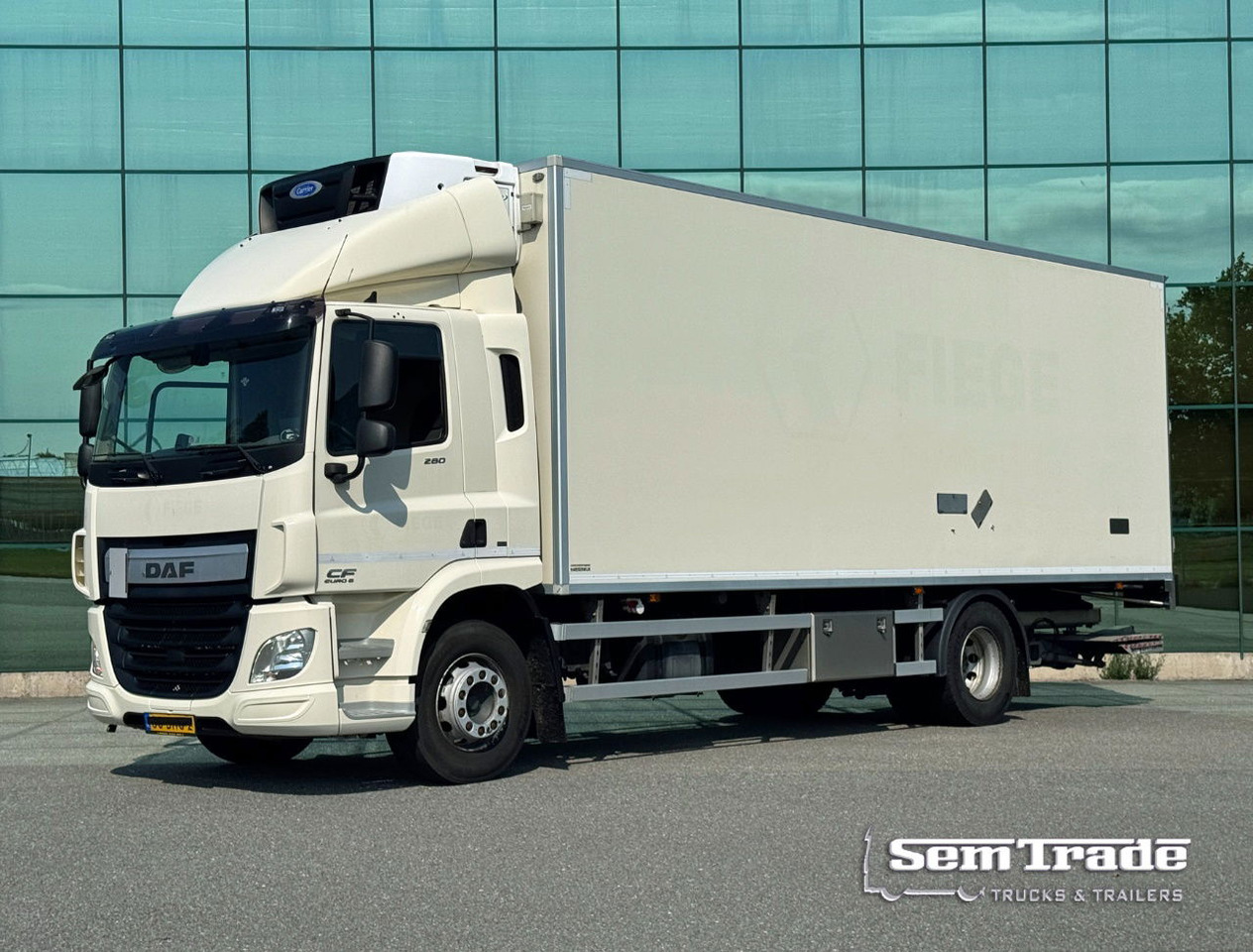 DAF CF 250 Carrier Supra 1150 Multi Temp 561.000 KM Tail Lift NL Truck - Lastebil med kjøl: bilde 1 DAF CF 250 Carrier Supra 1150 Multi Temp 561.000 KM Tail Lift NL Truck - Lastebil med kjøl: bilde 1