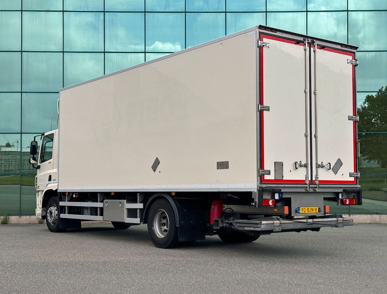 DAF CF 290 - Lastebil med kjøl: bilde 2 DAF CF 290 - Lastebil med kjøl: bilde 2