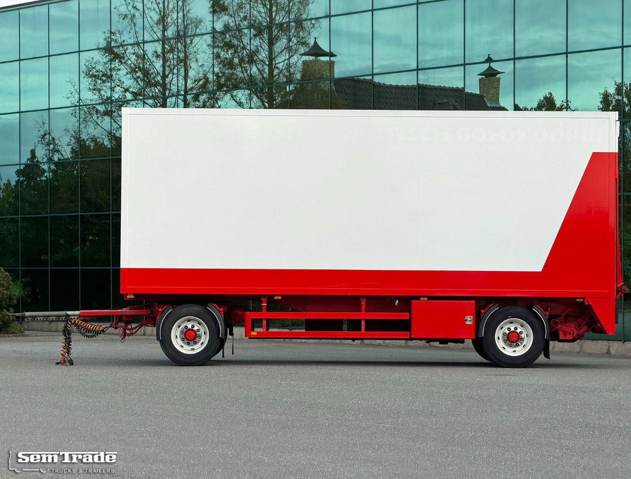 Heiwo Chassis + Isolated BOX 770x250x270 Inside Tail Lift Super Condition - Skaphenger: bilde 2 Heiwo Chassis + Isolated BOX 770x250x270 Inside Tail Lift Super Condition - Skaphenger: bilde 2