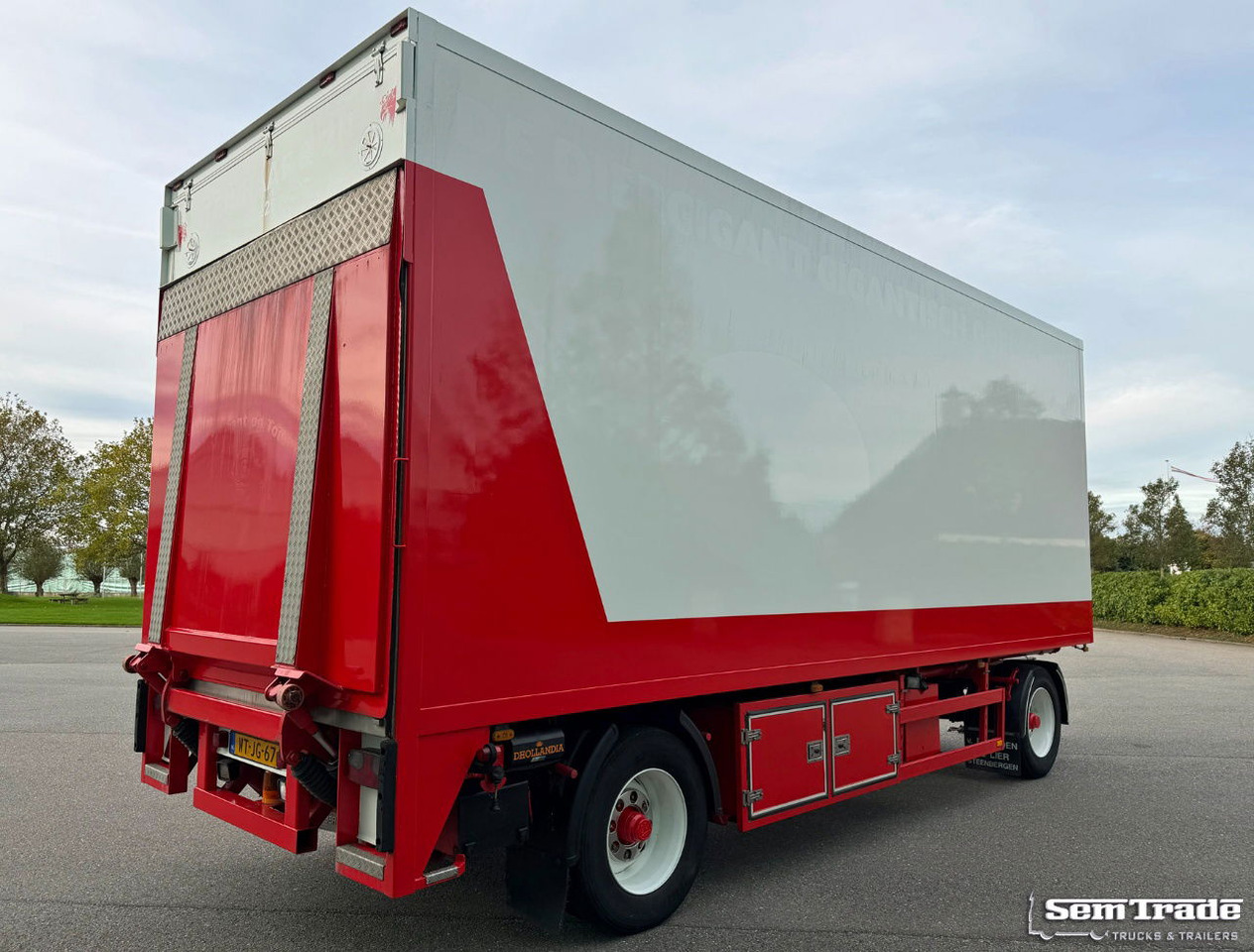 Heiwo Chassis + Isolated BOX 770x250x270 Inside Tail Lift Super Condition - Skaphenger: bilde 4 Heiwo Chassis + Isolated BOX 770x250x270 Inside Tail Lift Super Condition - Skaphenger: bilde 4