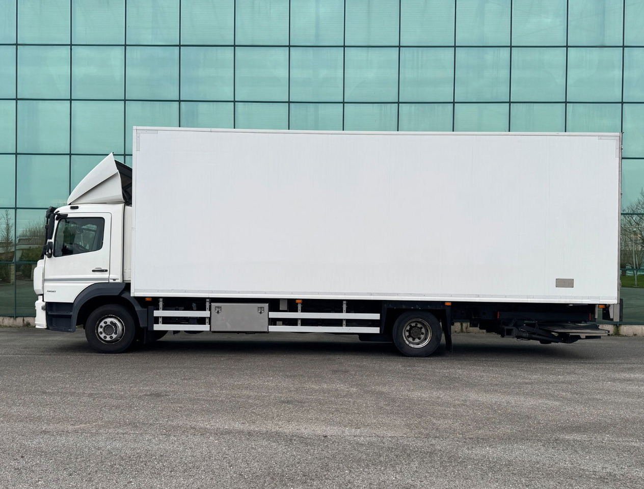 Mercedes-Benz Atego - Lastebil med kjøl: bilde 2 Mercedes-Benz Atego - Lastebil med kjøl: bilde 2