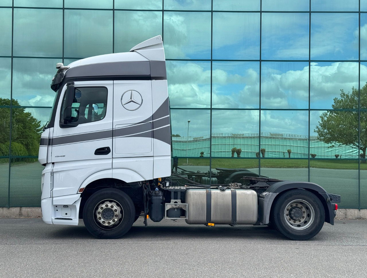 Mercedes-Benz Actros 1945 382.000 KM PTO + Hydraulics TOP Condition - Trekkvogn: bilde 2 Mercedes-Benz Actros 1945 382.000 KM PTO + Hydraulics TOP Condition - Trekkvogn: bilde 2