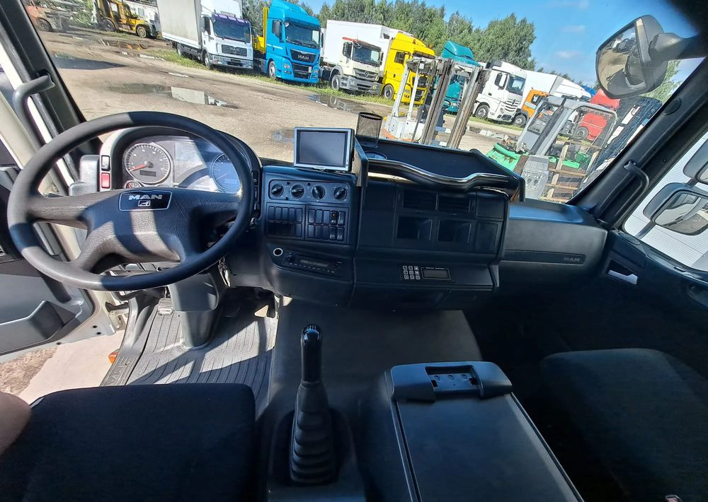 Lastebil med kjøl MAN TGL 12.220 Chłodnia agregat WKD-II SR: bilde 16