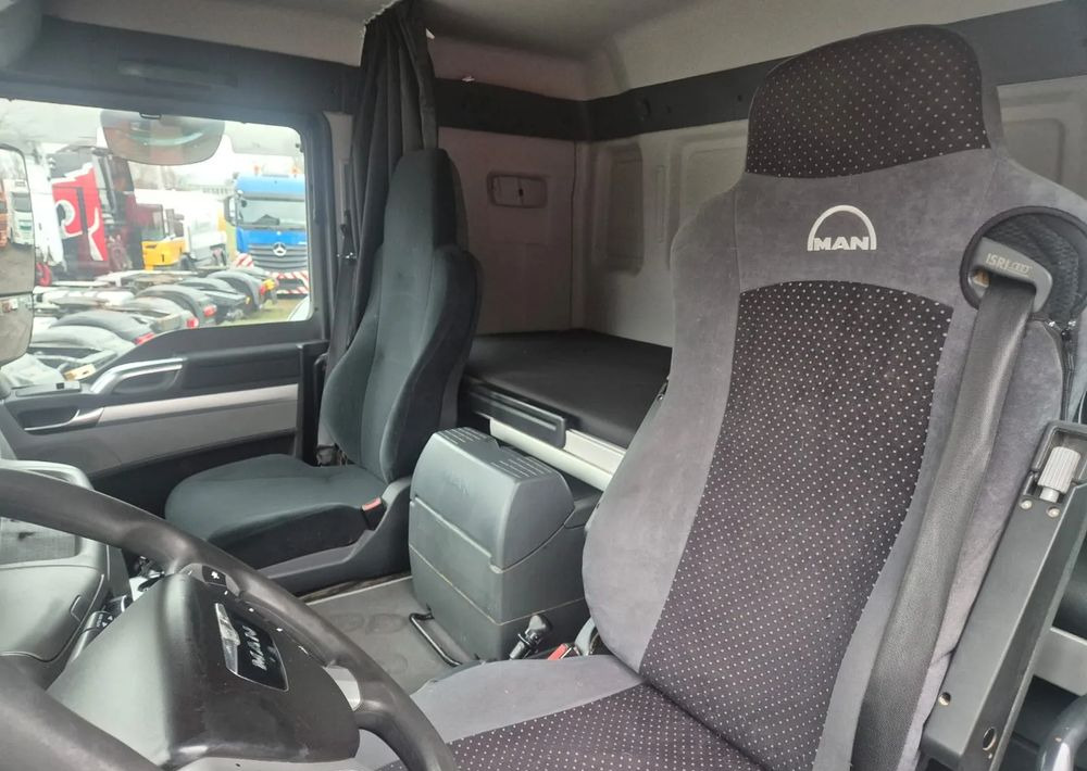 MAN TGS 18.400 Euro 6 Nauka jazdy - Trekkvogn, Gardintrailer: bilde 4 MAN TGS 18.400 Euro 6 Nauka jazdy - Trekkvogn, Gardintrailer: bilde 4