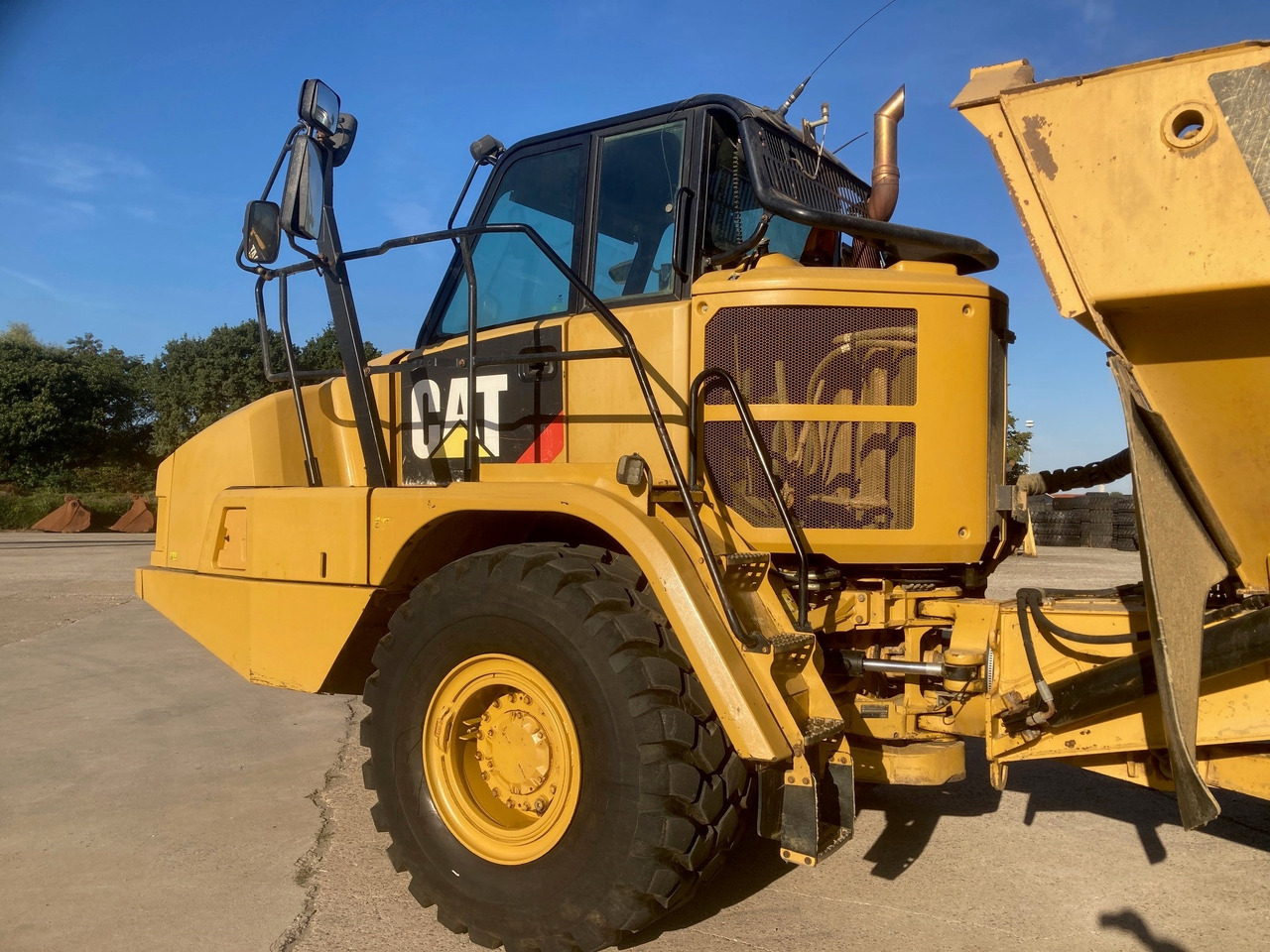 CATERPILLAR 730C - Rammestyrt dumper: bilde 2 CATERPILLAR 730C - Rammestyrt dumper: bilde 2