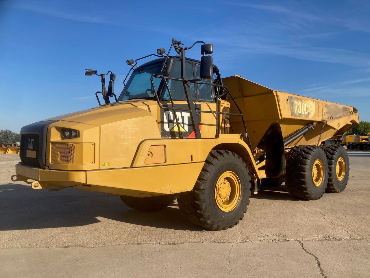 CATERPILLAR 730C - Rammestyrt dumper: bilde 1 CATERPILLAR 730C - Rammestyrt dumper: bilde 1
