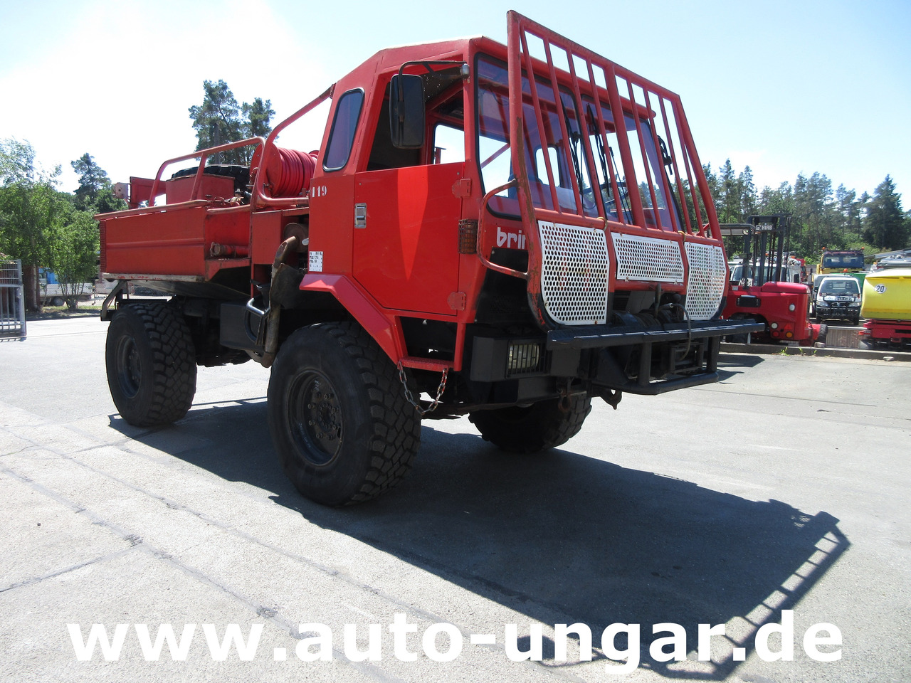 BRIMONT PM ETR Feuerwehr 4x4x4 AHK verwindbarer Rahmen Off-Road Winde Kriechgang - Brannbil: bilde 1 BRIMONT PM ETR Feuerwehr 4x4x4 AHK verwindbarer Rahmen Off-Road Winde Kriechgang - Brannbil: bilde 1