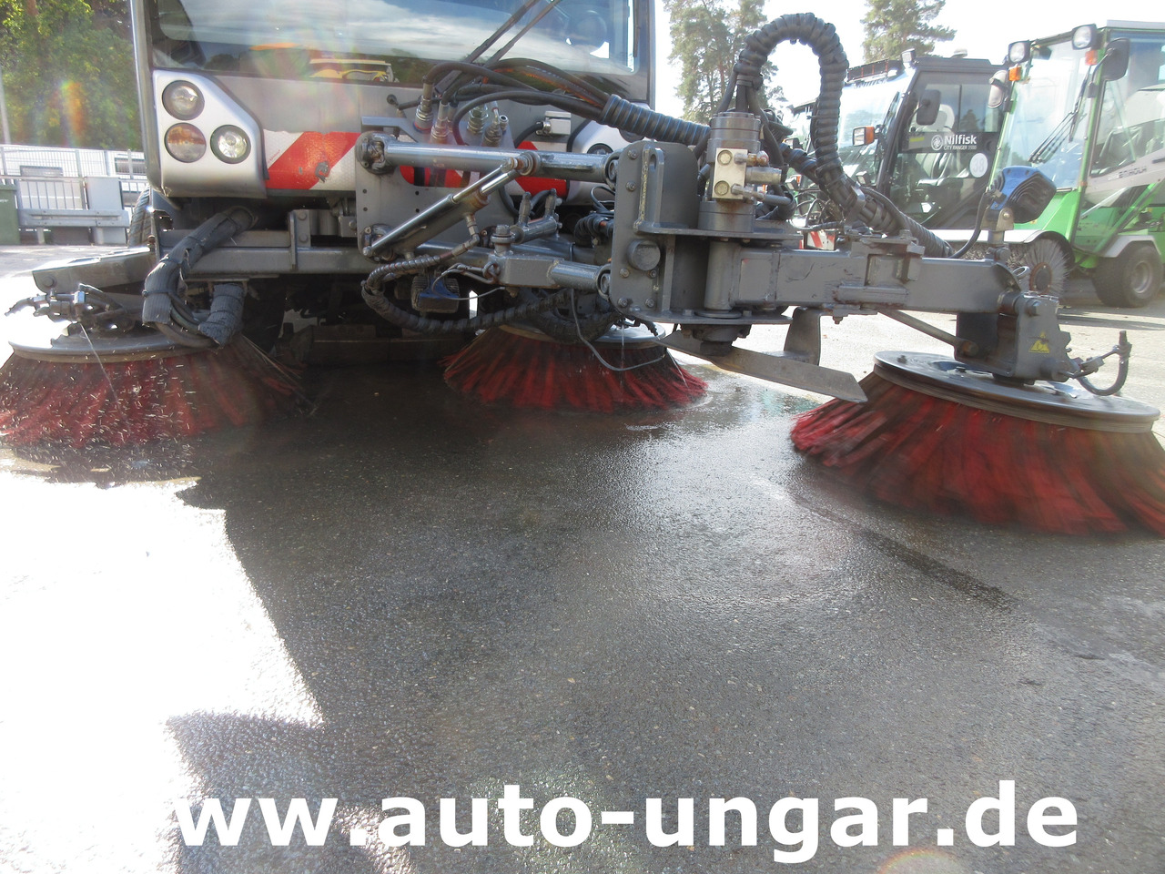 Boschung S3 Kehrmaschine urban sweeper Wildkrautbesen Allradlenkung - Feiebil: bilde 5 Boschung S3 Kehrmaschine urban sweeper Wildkrautbesen Allradlenkung - Feiebil: bilde 5