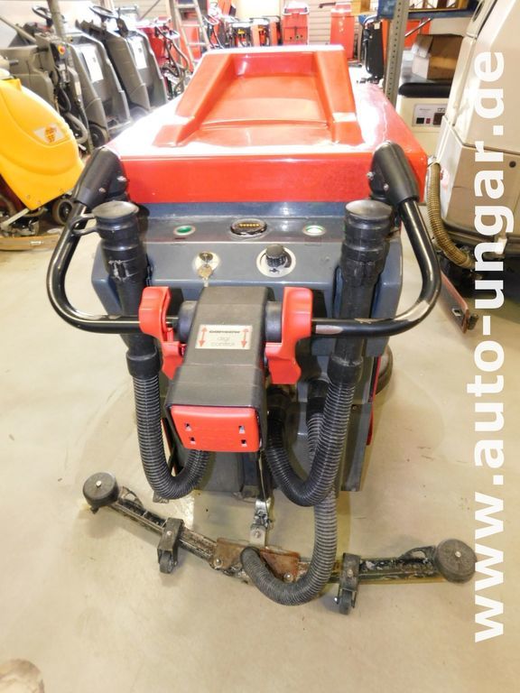 Gansow 88 mit eigenem Antrieb 24V inkl. Ladegerät - Gulvvaskemaskin: bilde 3 Gansow 88 mit eigenem Antrieb 24V inkl. Ladegerät - Gulvvaskemaskin: bilde 3