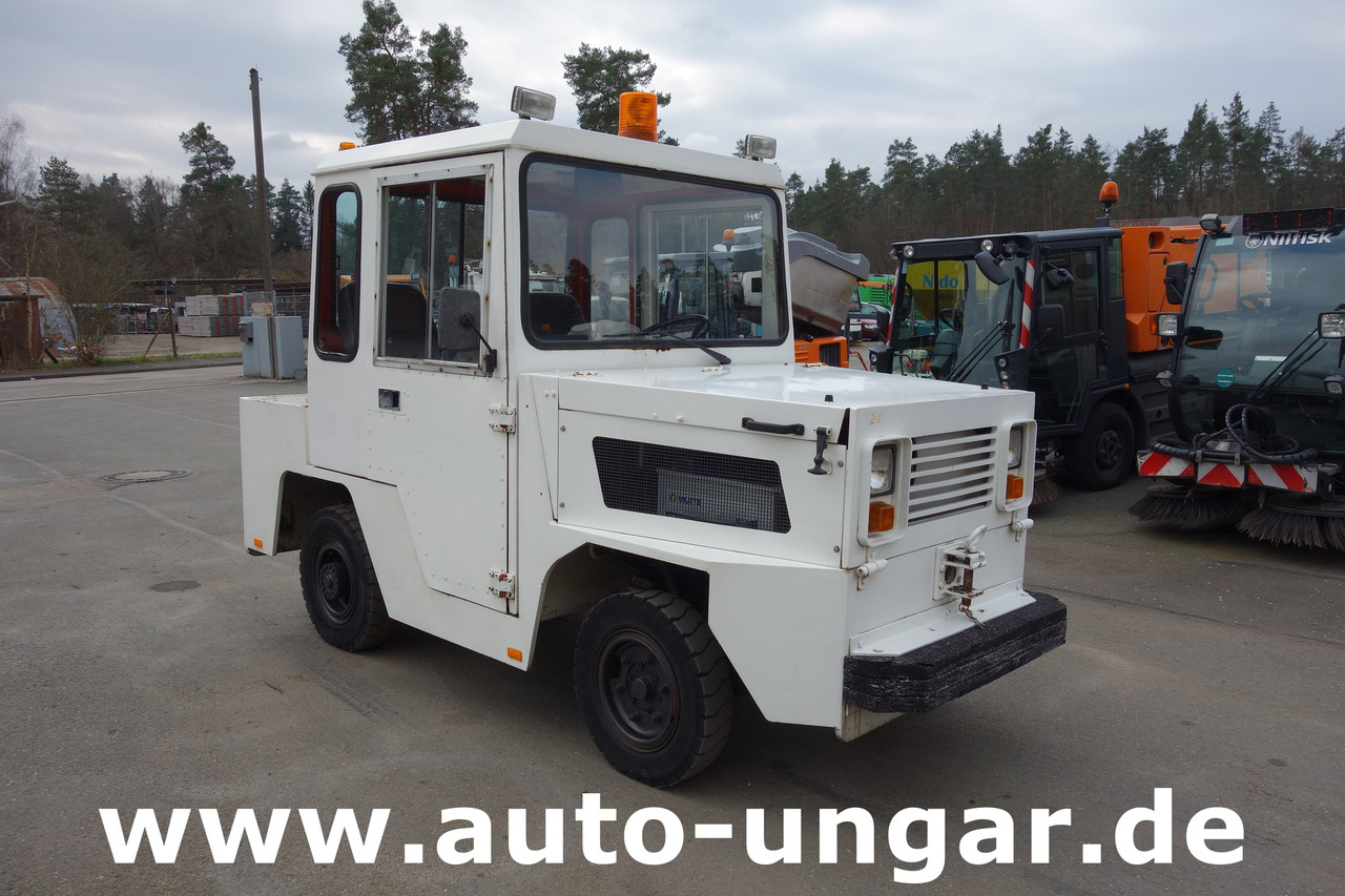 ROFAN ZD44F Jenbacher Pushback Pull - Tractor GSE Gepäckschlepper Industrieschlepper - Bagasjetraktor: bilde 1 ROFAN ZD44F Jenbacher Pushback Pull - Tractor GSE Gepäckschlepper Industrieschlepper - Bagasjetraktor: bilde 1