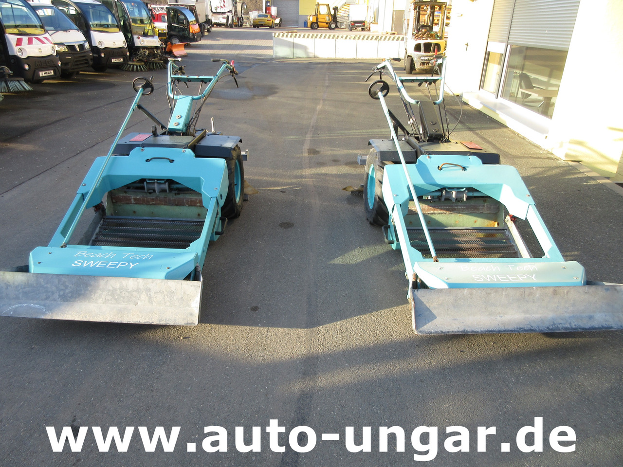 Beachtech Sweepy walk-behind Beachcleaner Strandreiniger Cribleuse de Plage - Utility-/ Spesiell maskin: bilde 1 Beachtech Sweepy walk-behind Beachcleaner Strandreiniger Cribleuse de Plage - Utility-/ Spesiell maskin: bilde 1