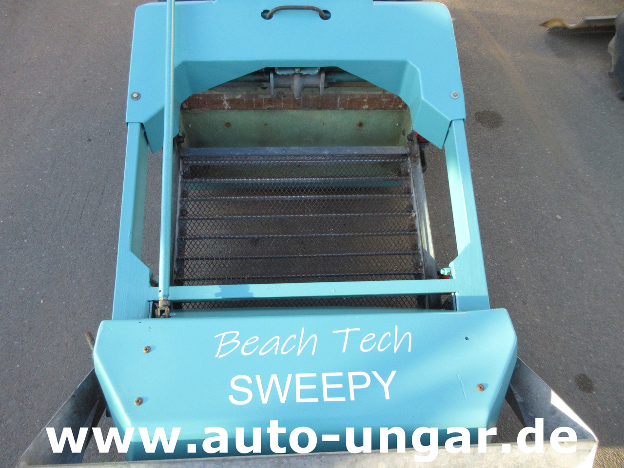 Beachtech Sweepy walk-behind Beachcleaner Strandreiniger Cribleuse de Plage - Utility-/ Spesiell maskin: bilde 3 Beachtech Sweepy walk-behind Beachcleaner Strandreiniger Cribleuse de Plage - Utility-/ Spesiell maskin: bilde 3