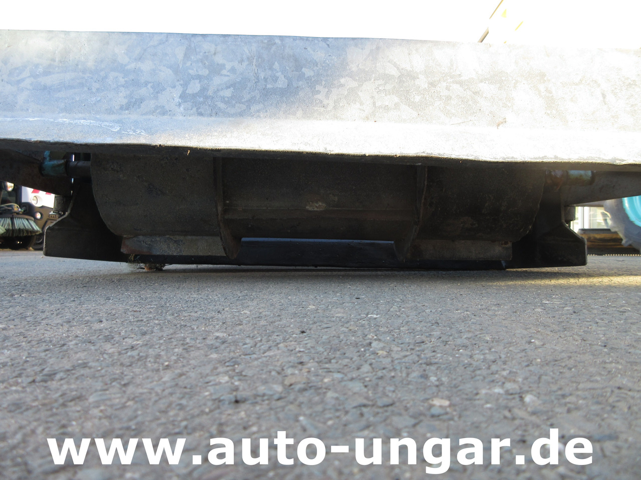 Beachtech Sweepy walk-behind Beachcleaner Strandreiniger Cribleuse de Plage - Utility-/ Spesiell maskin: bilde 4 Beachtech Sweepy walk-behind Beachcleaner Strandreiniger Cribleuse de Plage - Utility-/ Spesiell maskin: bilde 4