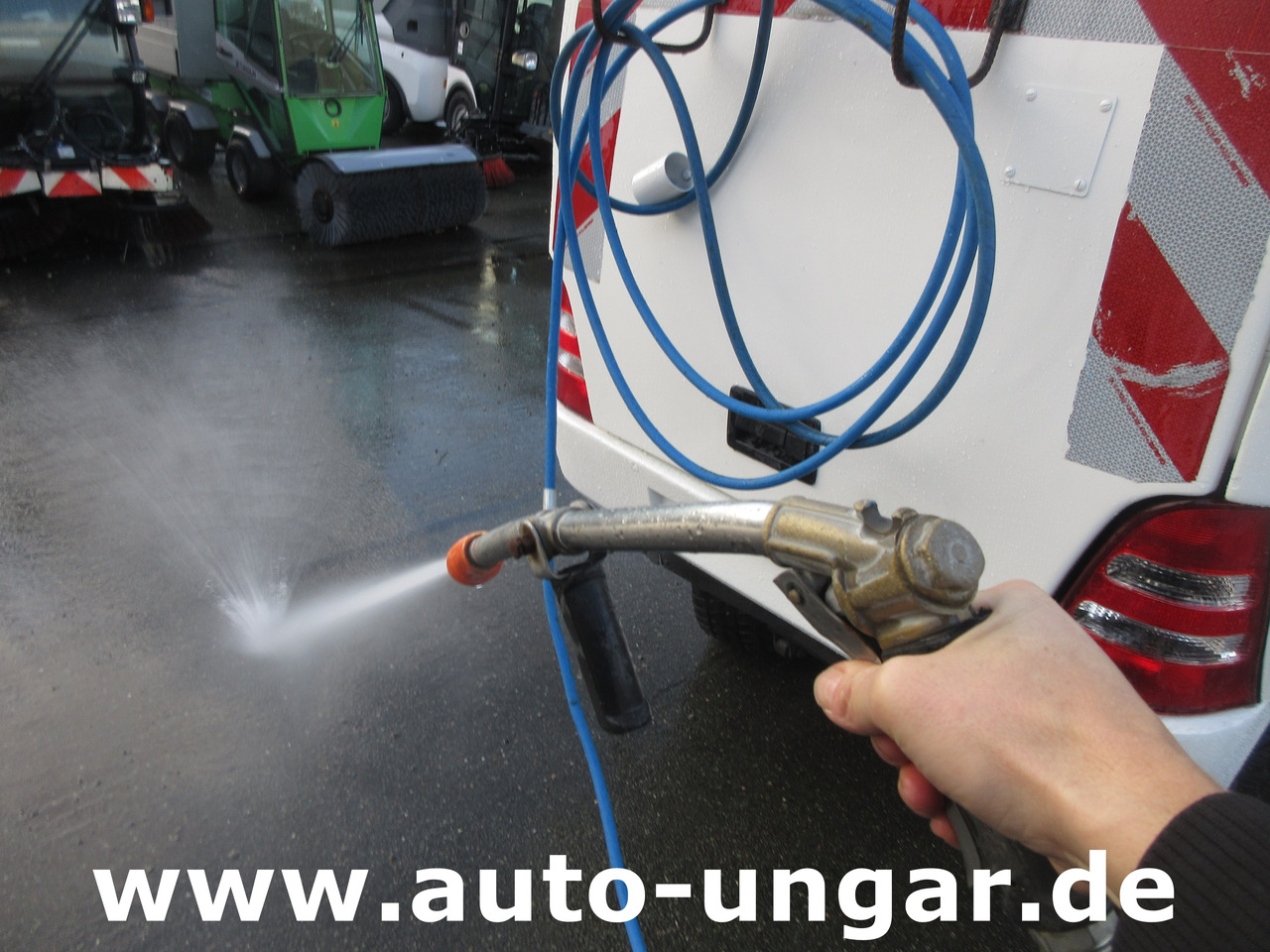 Multicar Tremo X56 CMAR LC 860 Schwemmfahrzeug Streetwasher 4x4x4 Baujahr 2014 EU5 - Utility-/ Spesiell maskin: bilde 4 Multicar Tremo X56 CMAR LC 860 Schwemmfahrzeug Streetwasher 4x4x4 Baujahr 2014 EU5 - Utility-/ Spesiell maskin: bilde 4