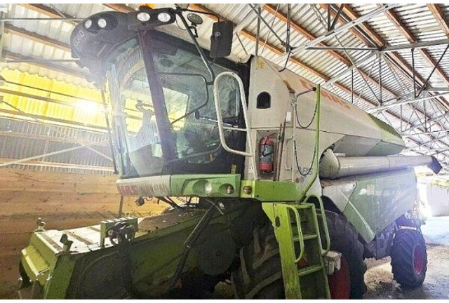 Claas Tucano 450 (839) +V 750 - Skurtresker: bilde 1 Claas Tucano 450 (839) +V 750 - Skurtresker: bilde 1