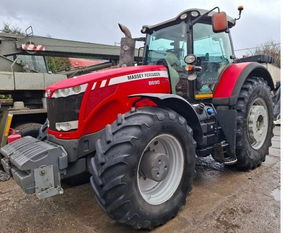 Massey Ferguson 8690 - Traktor: bilde 4 Massey Ferguson 8690 - Traktor: bilde 4