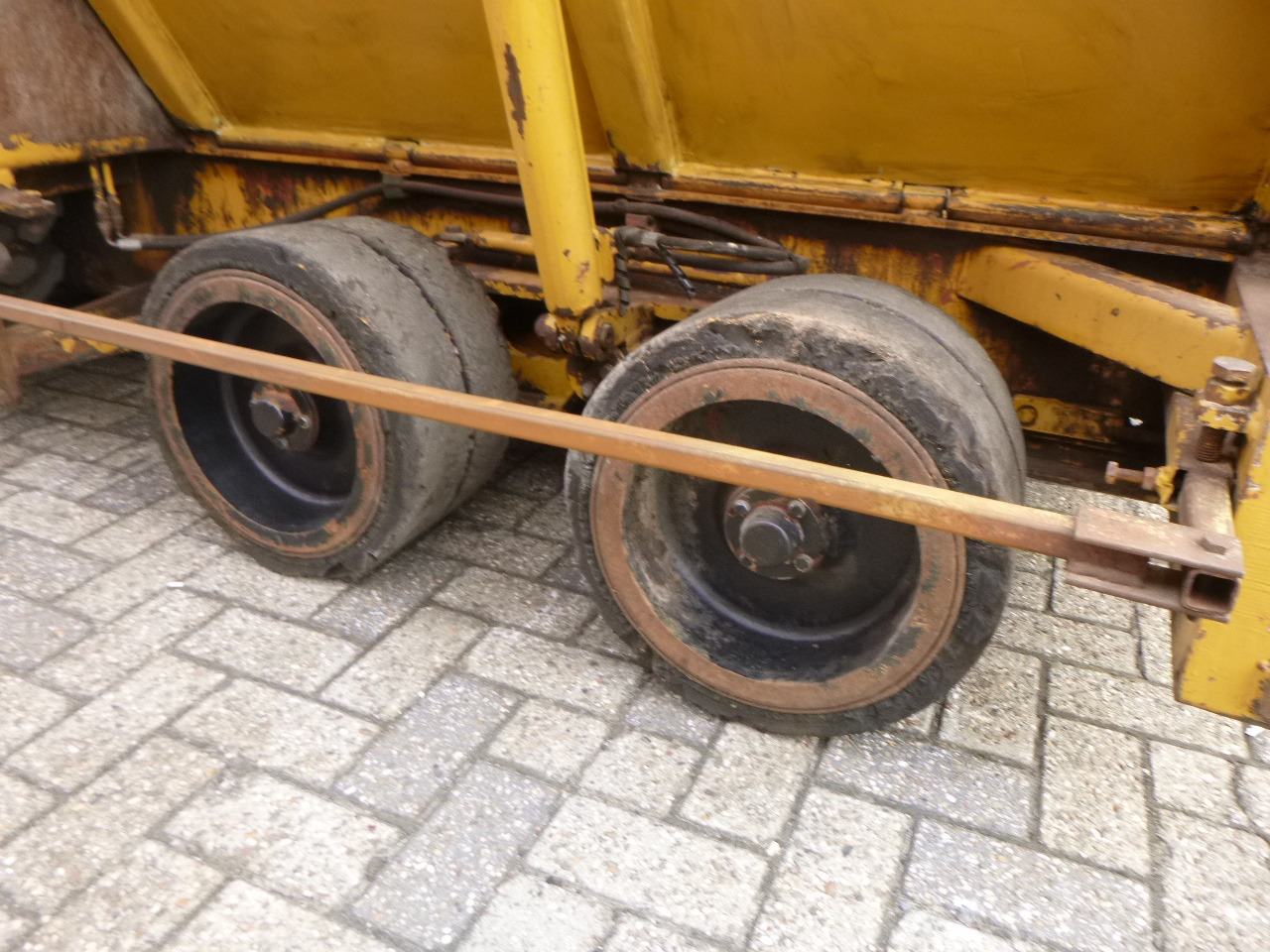 Asfaltutlegger CATERPILLAR BB730: bilde 14