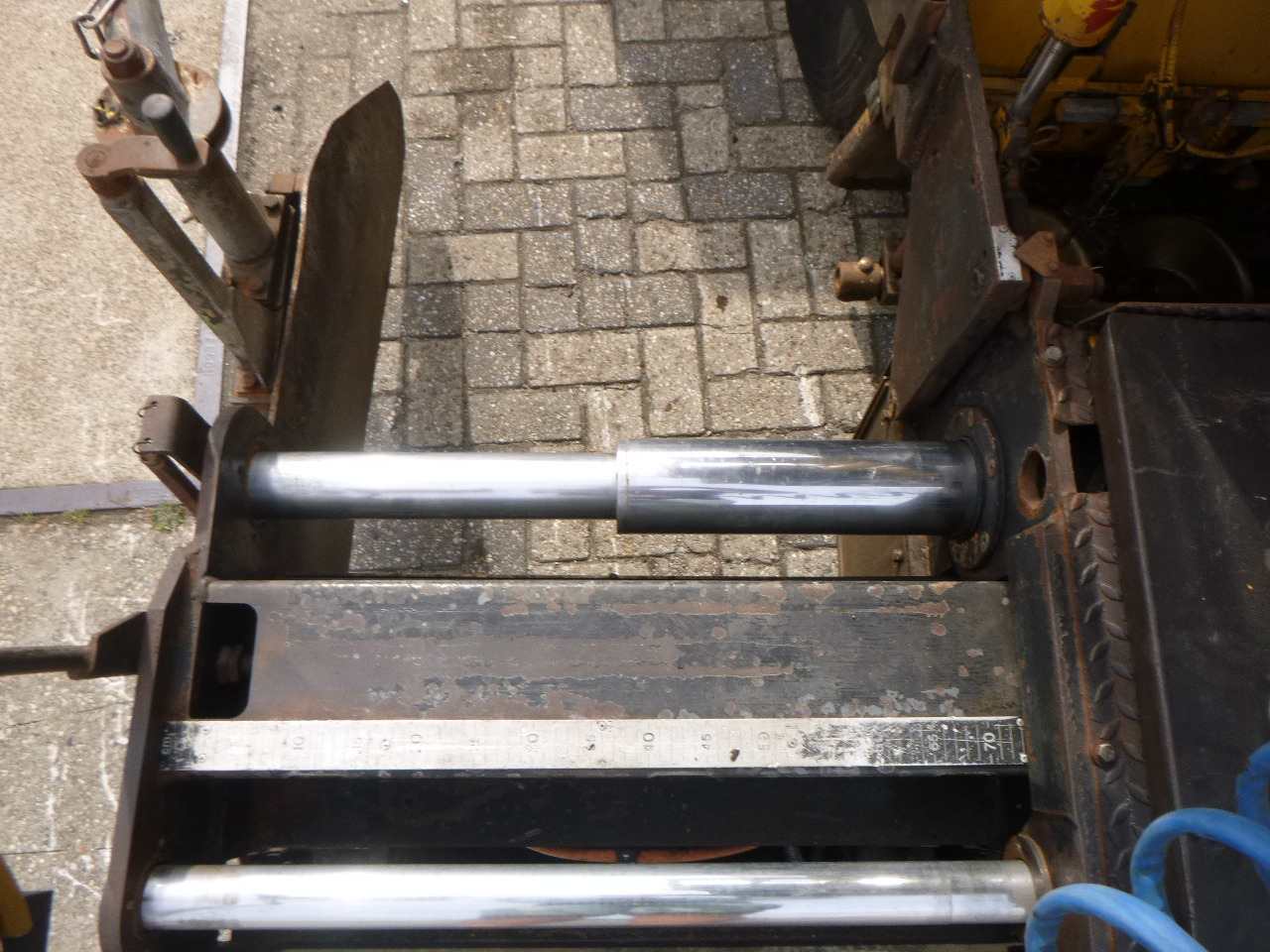 Asfaltutlegger CATERPILLAR BB730: bilde 24