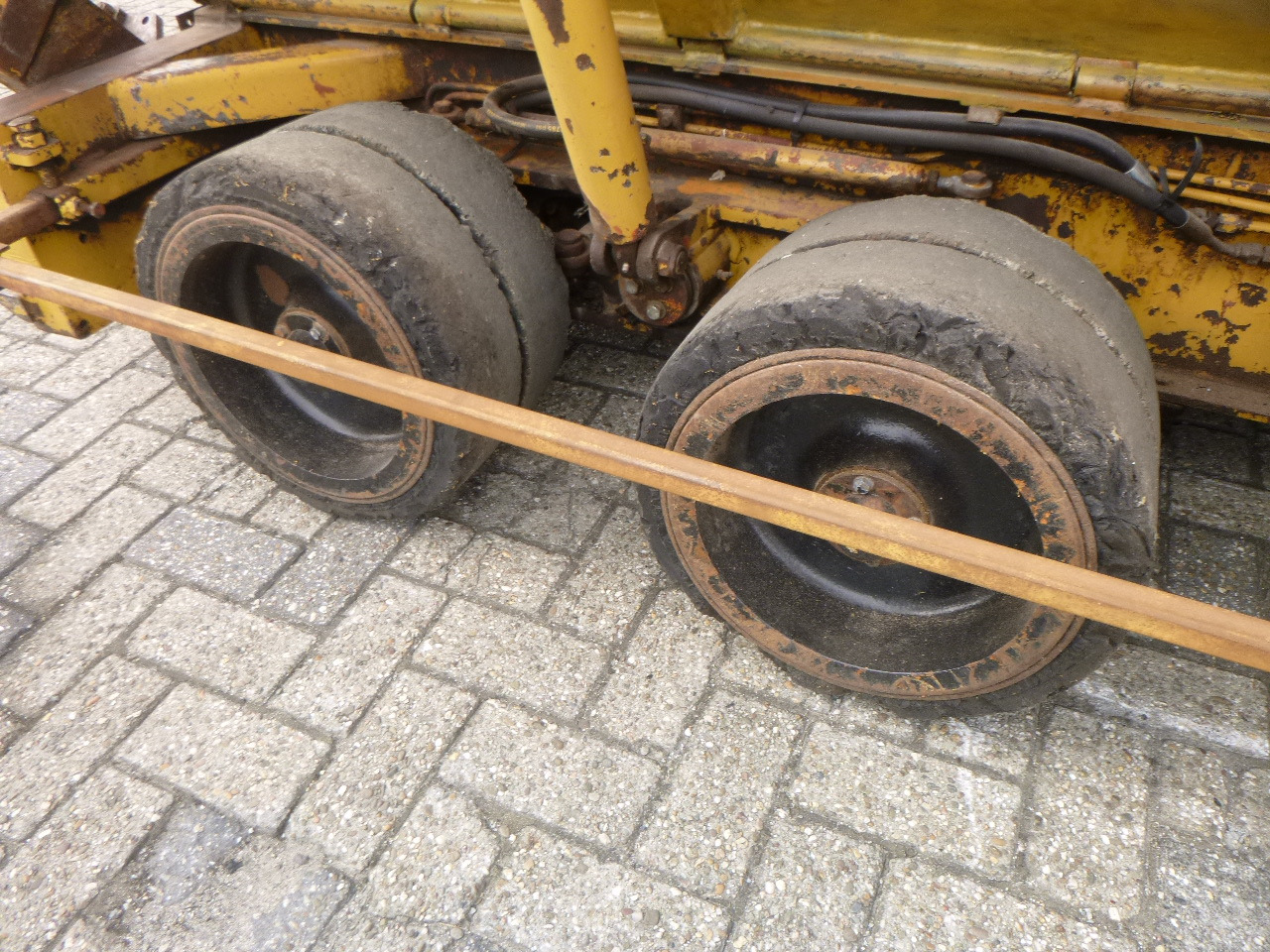 Asfaltutlegger CATERPILLAR BB730: bilde 11