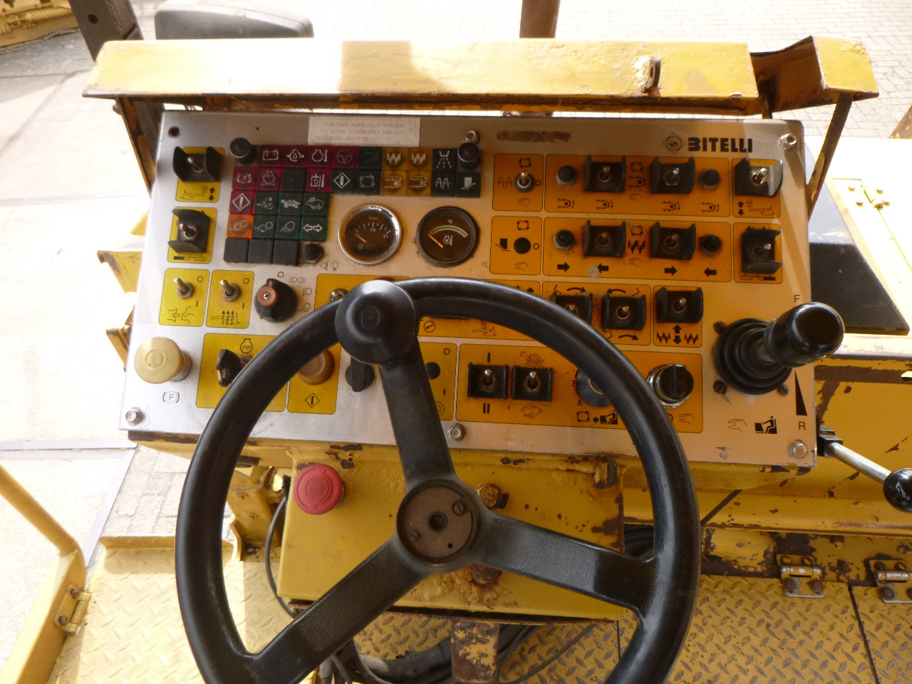 Asfaltutlegger CATERPILLAR BB730: bilde 33