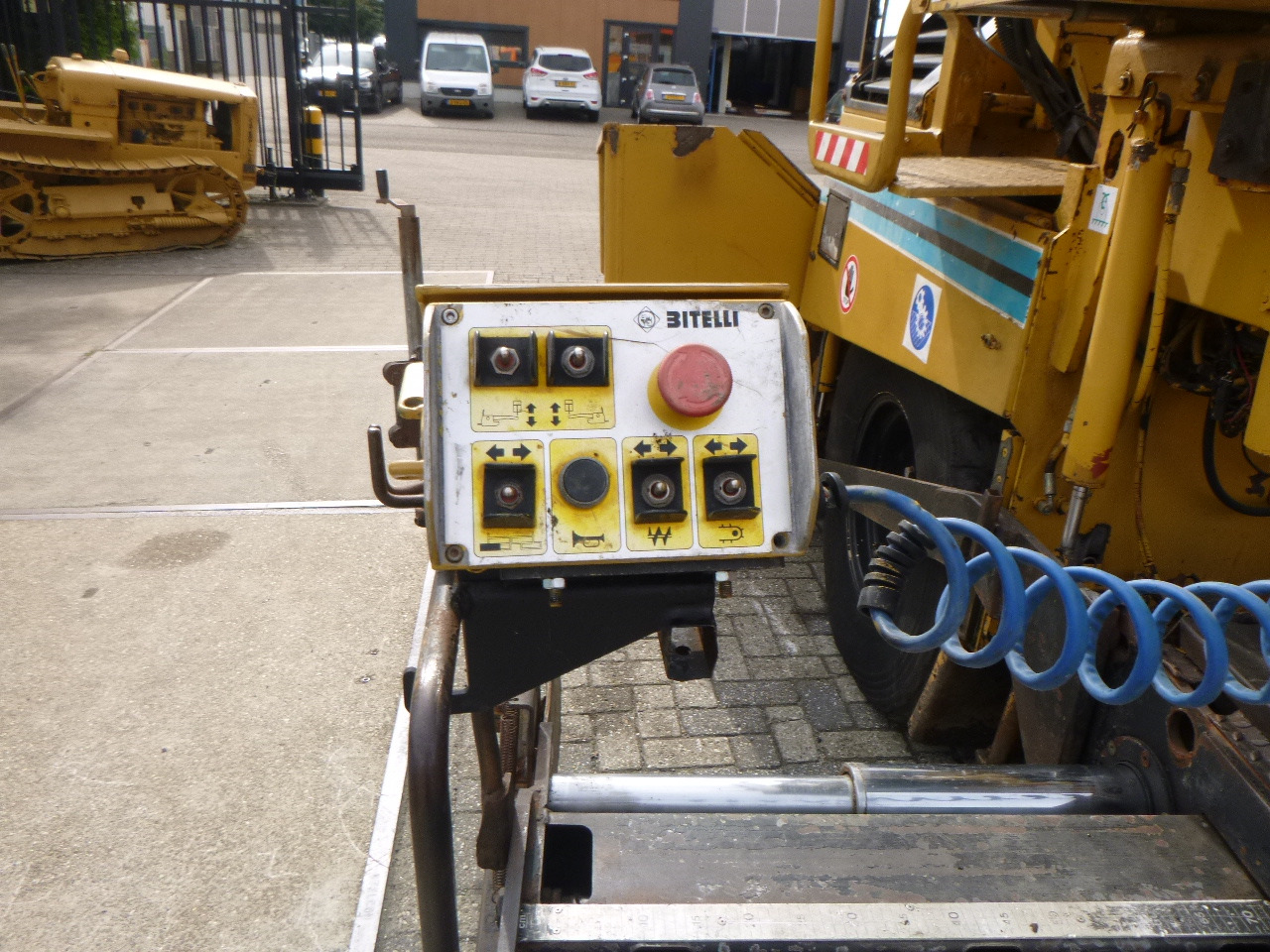 Asfaltutlegger CATERPILLAR BB730: bilde 39