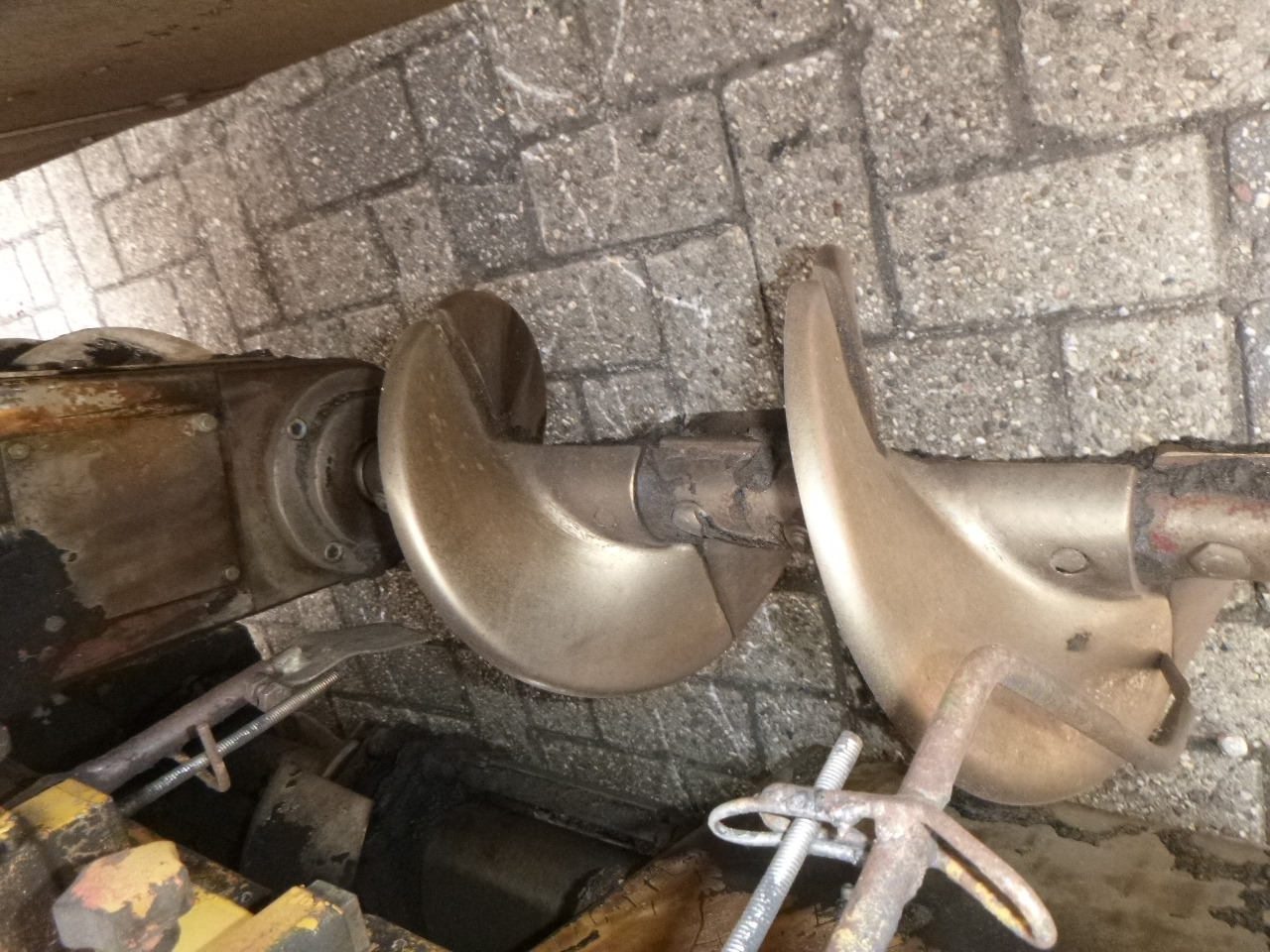 Asfaltutlegger CATERPILLAR BB730: bilde 40