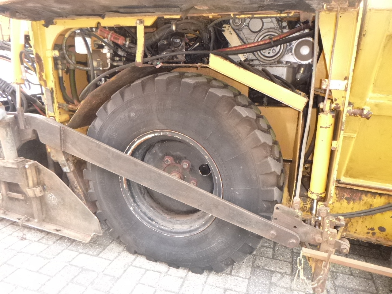 Asfaltutlegger CATERPILLAR BB730: bilde 7