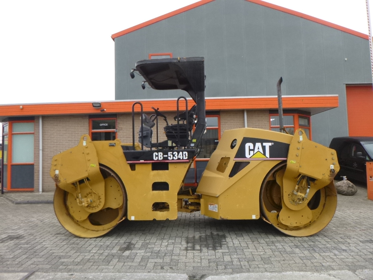 CATERPILLAR CB-534D - Vegvals: bilde 1 CATERPILLAR CB-534D - Vegvals: bilde 1