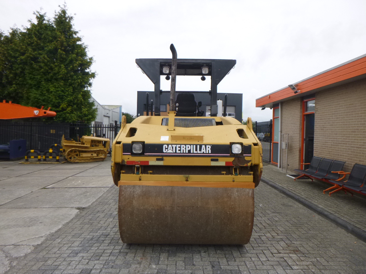 CATERPILLAR CB-534D - Vegvals: bilde 4 CATERPILLAR CB-534D - Vegvals: bilde 4