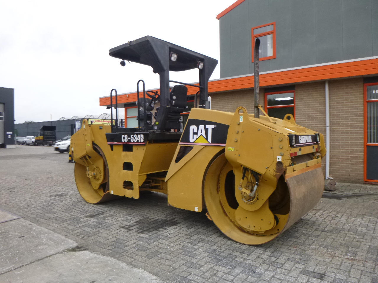CATERPILLAR CB-534D - Vegvals: bilde 2 CATERPILLAR CB-534D - Vegvals: bilde 2