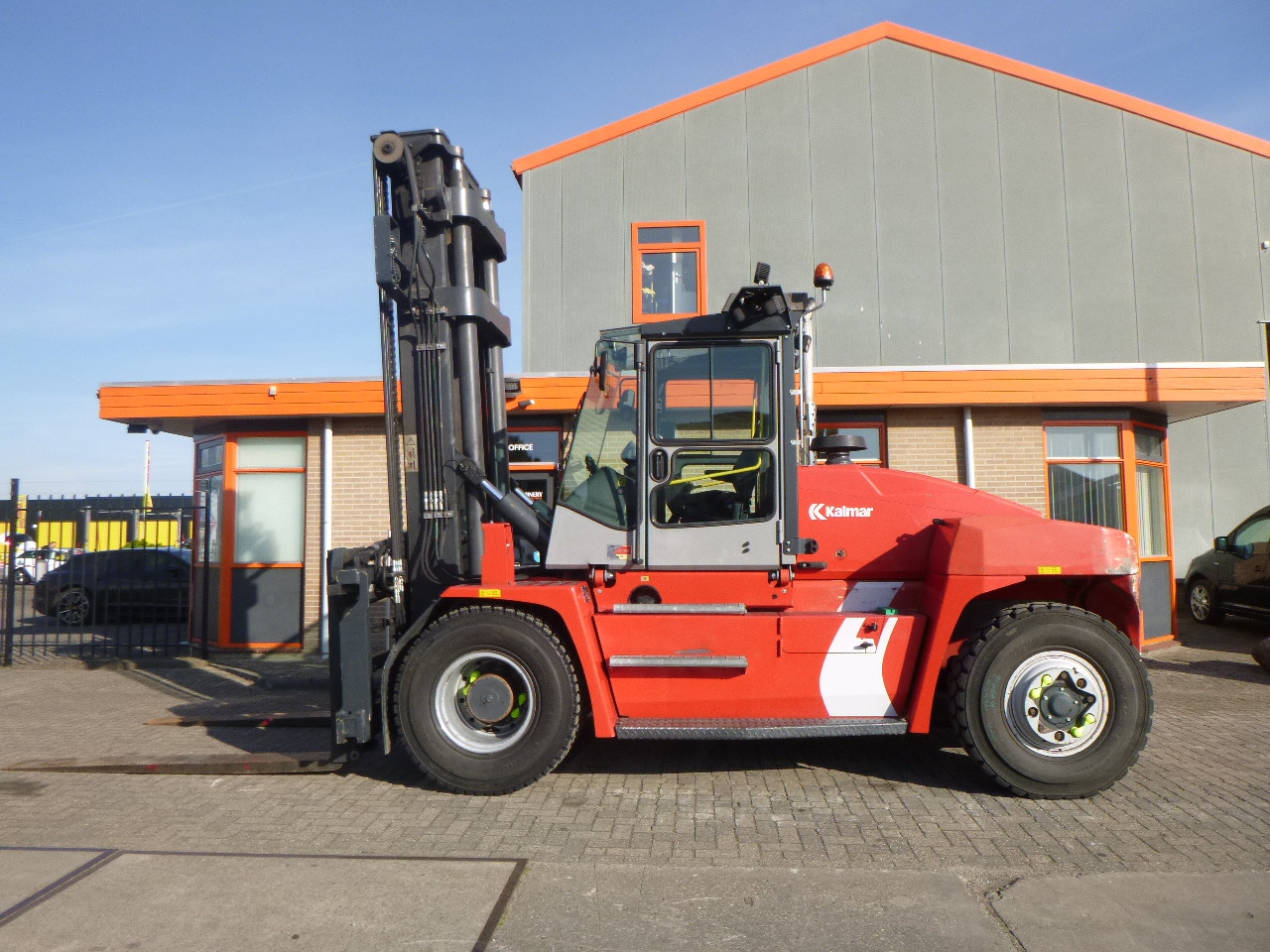 KALMAR DCG140-6 - Dieseltruck: bilde 5 KALMAR DCG140-6 - Dieseltruck: bilde 5