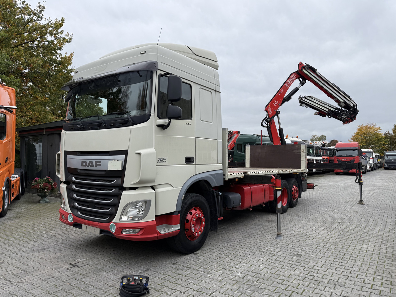 Daf XF440 6X2 Fassi 235 mit Jib bis 24.50 Meter - Planbil, Kranbil: bilde 1 Daf XF440 6X2 Fassi 235 mit Jib bis 24.50 Meter - Planbil, Kranbil: bilde 1