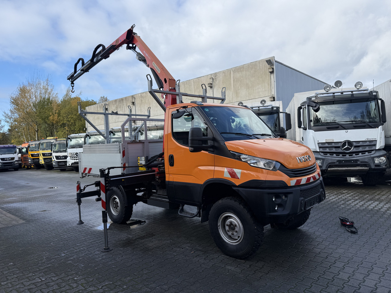 Iveco Daily 55S18W 4X4 Palfinger PK 7.501 - Varebil med plan: bilde 2 Iveco Daily 55S18W 4X4 Palfinger PK 7.501 - Varebil med plan: bilde 2