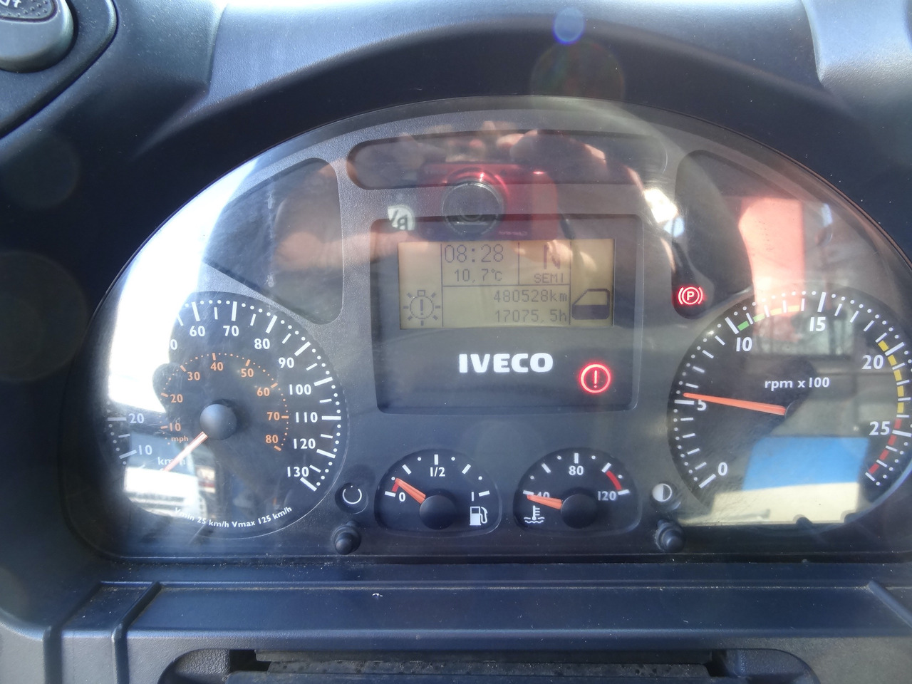 Iveco Trakker AD340T41 8X4 Kipper Kran Palfinger 23002 - Tippbil, Kranbil: bilde 3 Iveco Trakker AD340T41 8X4 Kipper Kran Palfinger 23002 - Tippbil, Kranbil: bilde 3