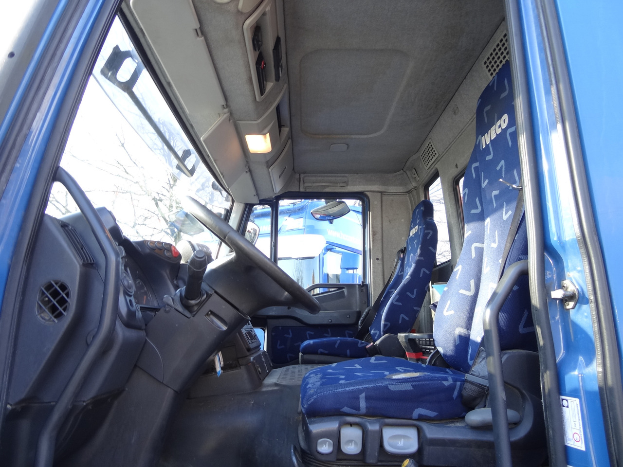 Iveco Trakker AD340T41 8X4 Kipper Kran Palfinger 23002 - Kranbil, Tippbil: bilde 2 Iveco Trakker AD340T41 8X4 Kipper Kran Palfinger 23002 - Kranbil, Tippbil: bilde 2