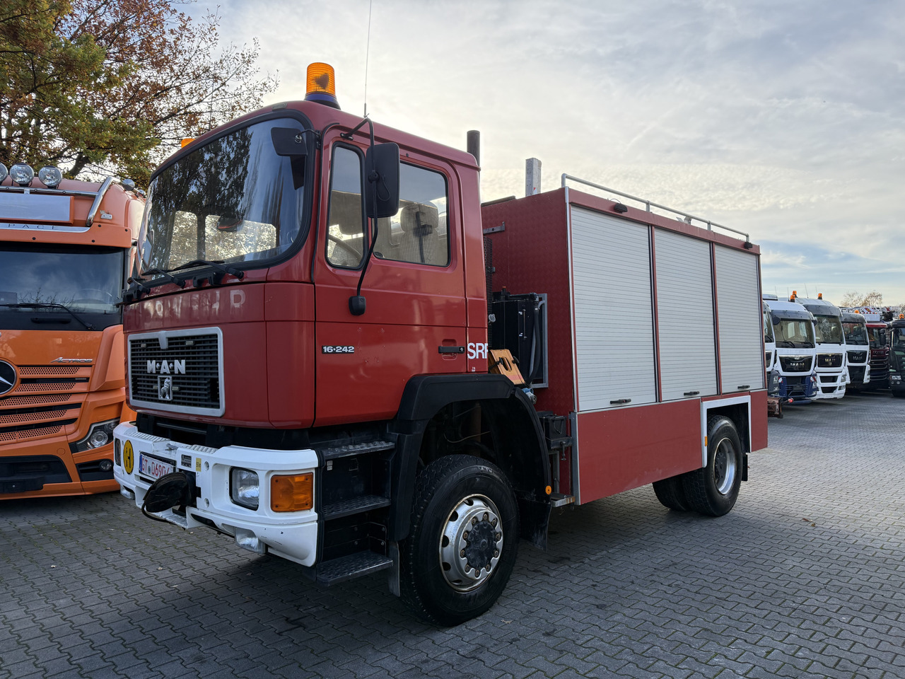 MAN F90 16.242 4X4 / Feuerwehr - Chassis lastebil: bilde 1 MAN F90 16.242 4X4 / Feuerwehr - Chassis lastebil: bilde 1