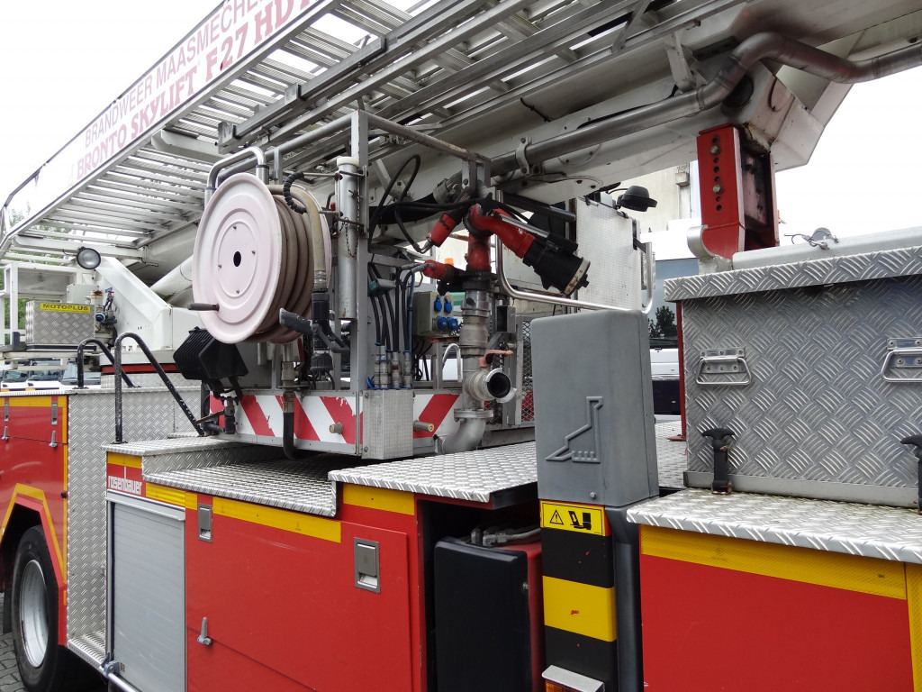 MAN L2000 18.284 Feuerwehr Bronto Skylift 27 Meter - Billift: bilde 2 MAN L2000 18.284 Feuerwehr Bronto Skylift 27 Meter - Billift: bilde 2