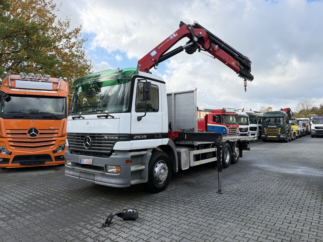 Mercedes-Benz Actros 2535 6X2 HMF 2420 bis 25 Meter - Planbil, Kranbil: bilde 1 Mercedes-Benz Actros 2535 6X2 HMF 2420 bis 25 Meter - Planbil, Kranbil: bilde 1
