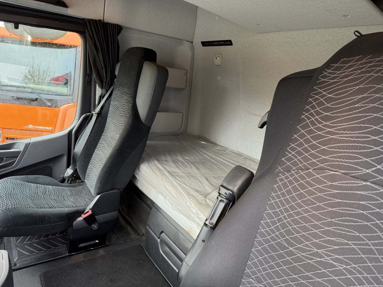 Mercedes-Benz Arocs 2653 6X4 Kran Kesla 2124L - Tømmerbil, Kranbil: bilde 4 Mercedes-Benz Arocs 2653 6X4 Kran Kesla 2124L - Tømmerbil, Kranbil: bilde 4